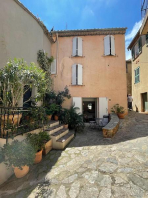 Maison de village 3 chambres avec petite terrasse